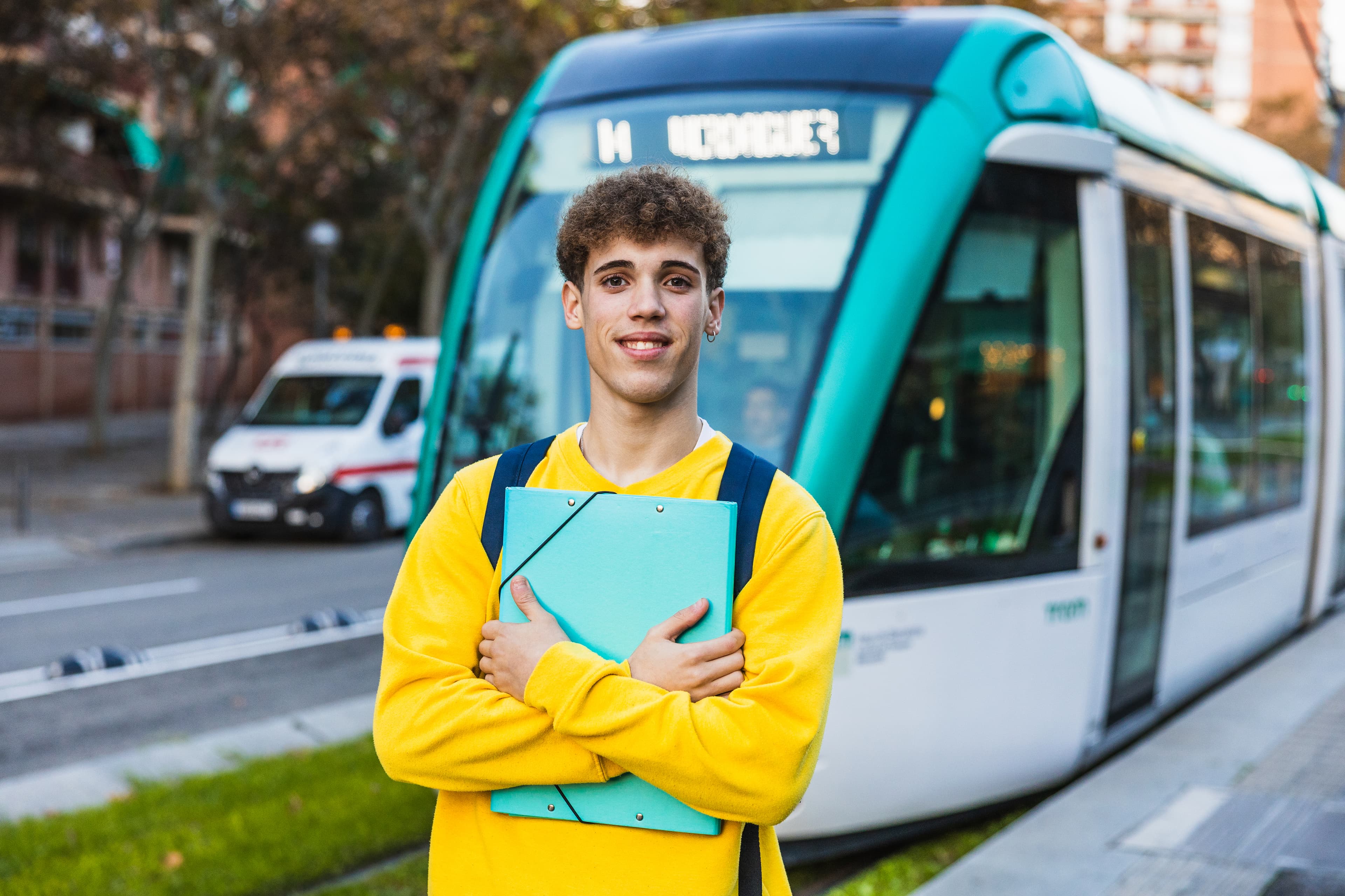 Estudiante solicitando traslado de expediente para estudiar medicina en Europa