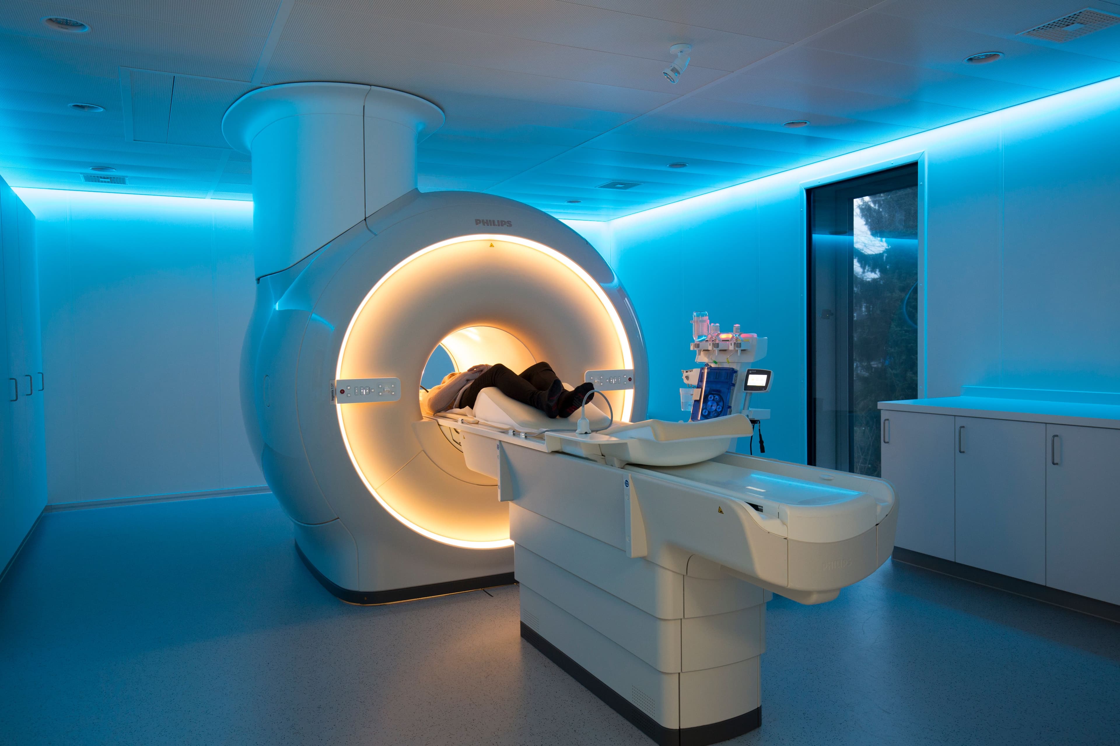 Rotación clínica en urgencias y otras especialidades durante prácticas hospitalarias en Europa