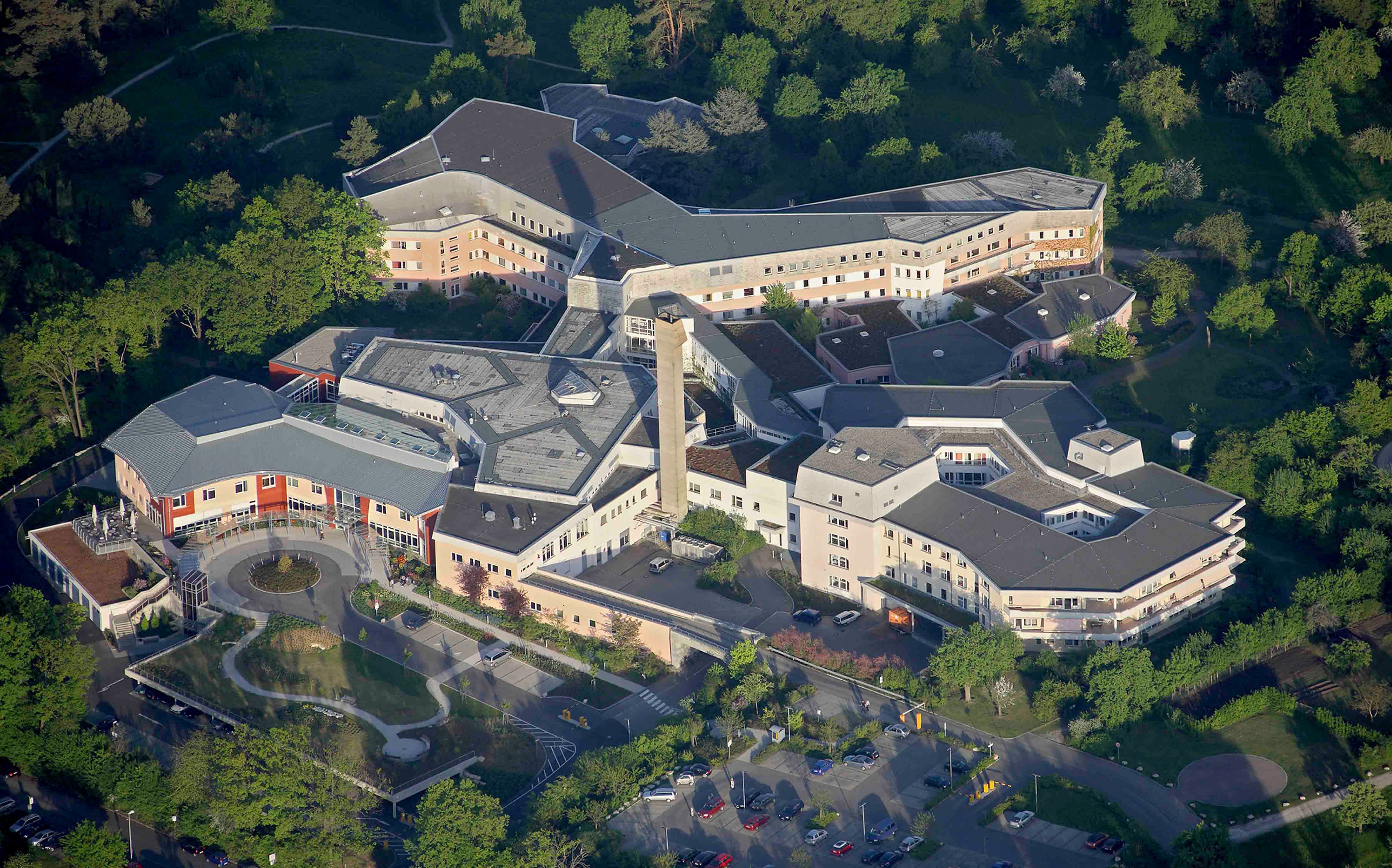 Hospital universitario moderno en Europa para prácticas clínicas de estudiantes de medicina