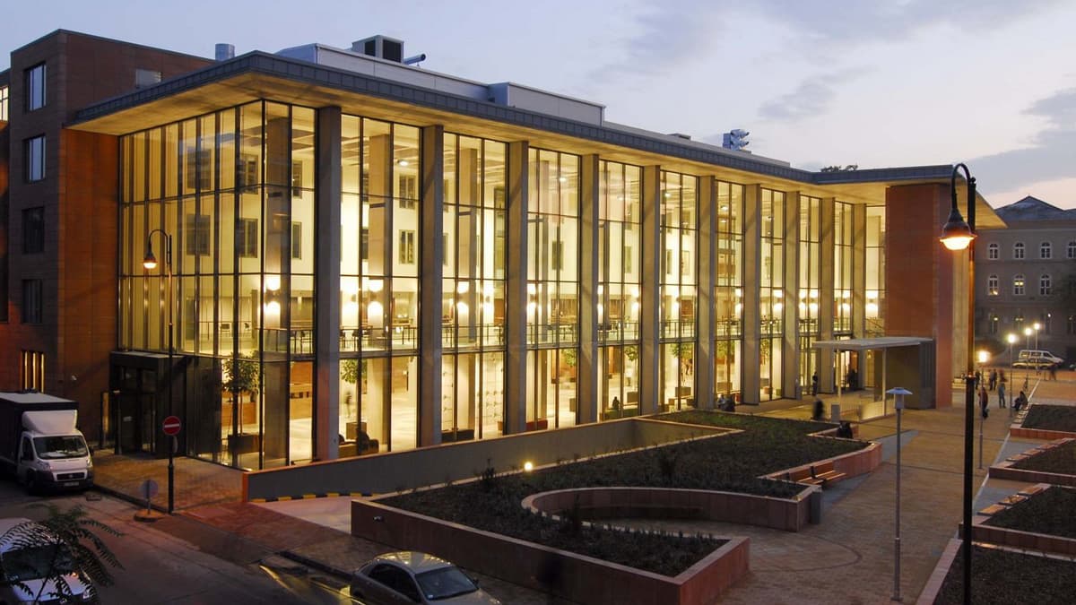 Semmelweis University